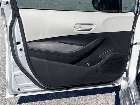 Used 2020 Toyota Corolla LE image 16