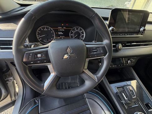 Used 2022 Mitsubishi Outlander ES AWD/4WD image 10