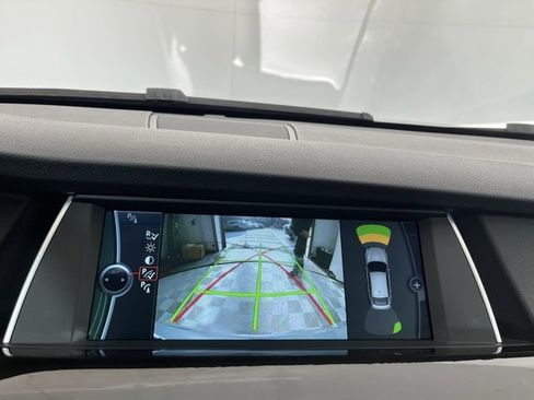 Used 2011 BMW 550i Gran Turismo xDrive image 17