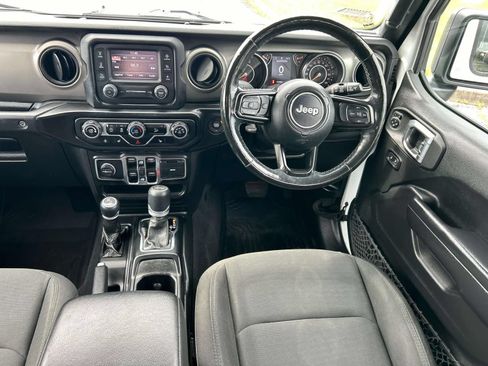 Used 2021 Jeep Wrangler Unlimited Sport w/ Cold Weather Group AWD/4WD image 16