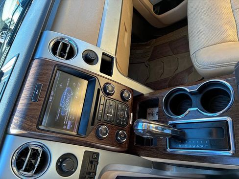 Used 2013 Ford F150 Lariat w/ Luxury Equipment Group RWD image 6