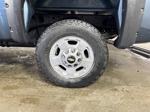 Used 2012 Chevrolet Silverado 2500 LT w/ Interior Plus Package AWD/4WD image 12