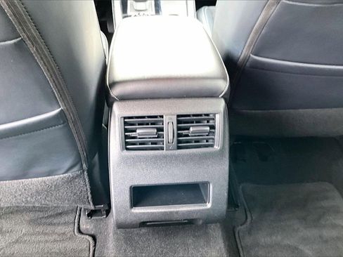 Used 2024 Mitsubishi Outlander SE image 14