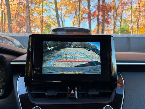 Used 2025 Toyota Corolla LE image 17