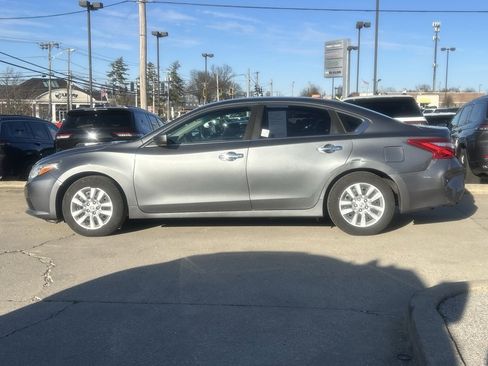 Used 2016 Nissan Altima 2.5 S w/ Power Driver Seat Package image 9