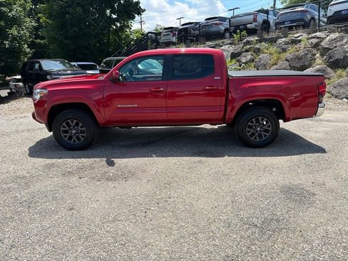 Used 2023 Toyota Tacoma SR5 AWD/4WD image 3