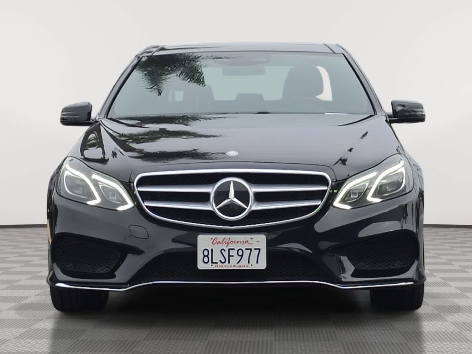Used 2016 Mercedes-Benz E 400 Sedan w/ Driver Assistance Package image 2
