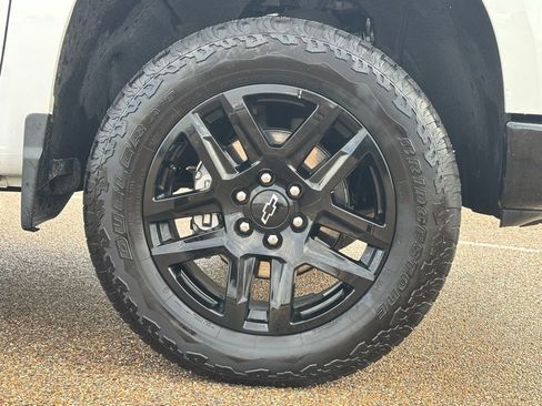 Used 2025 Chevrolet Silverado 1500 LT Trail Boss w/ Dark Appearance Package image 8