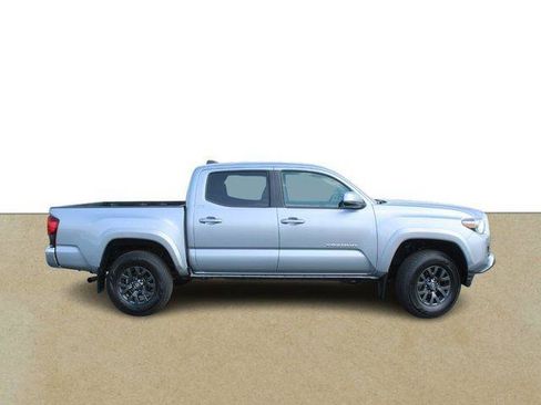Certified 2022 Toyota Tacoma SR5 AWD/4WD image 2