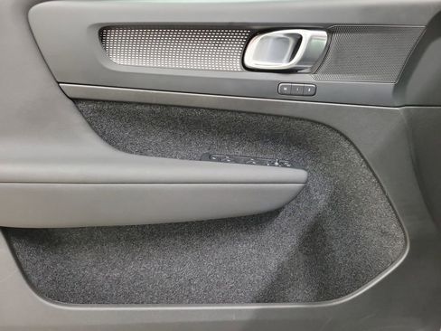 Certified 2025 Volvo XC40 B5 Plus image 21