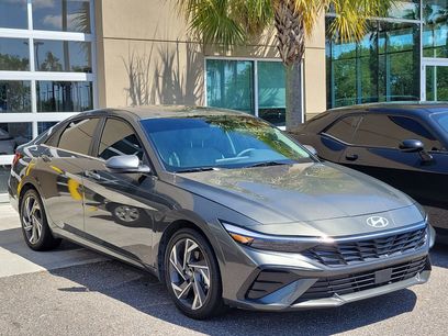 Used 2025 Hyundai Elantra Limited