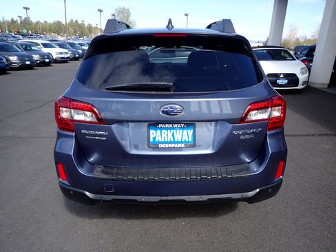 Used 2017 Subaru Outback 3.6R Limited image 4