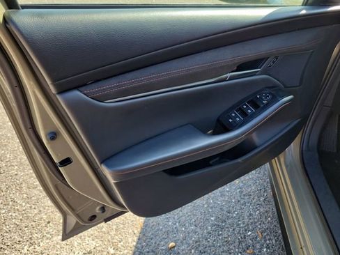 Used 2024 MAZDA MAZDA3 s image 18