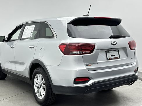 Used 2020 Kia Sorento AWD V6 image 5