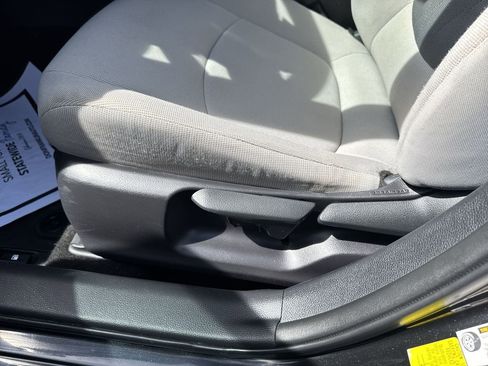 Used 2020 Toyota Corolla LE w/ LE Premium Package image 12