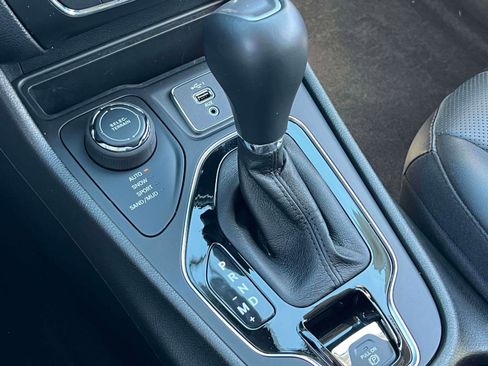 Used 2023 Jeep Cherokee Altitude Lux w/ Lux Elite Package image 13