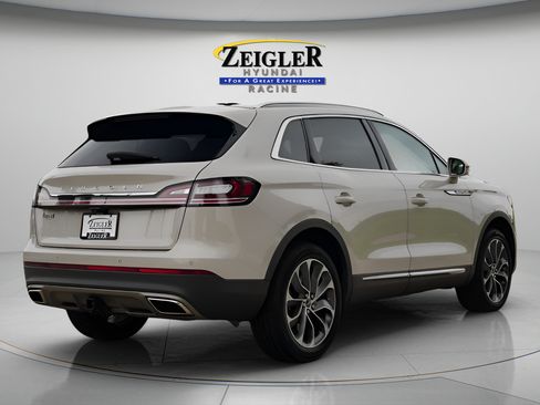 Used 2022 Lincoln Nautilus Reserve w/ Class II Trailer Tow Package AWD/4WD image 7