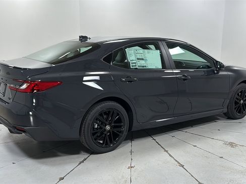 New 2026 Toyota Camry SE image 5