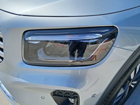 New 2026 Mercedes-Benz GLB 250 image 4