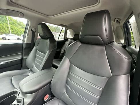 Used 2019 Toyota RAV4 XLE Premium w/ Cold Weather Package AWD/4WD image 15