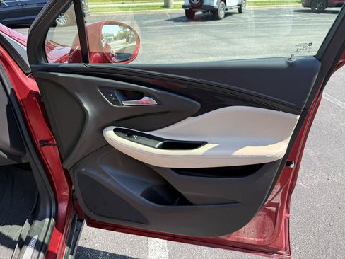 Used 2018 Buick Envision Essence w/ LPO, Active Package AWD/4WD image 21