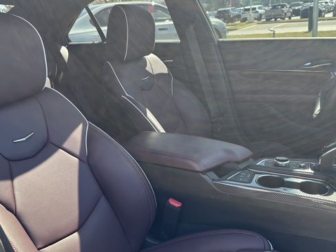 Used 2025 Cadillac CT4 V image 33