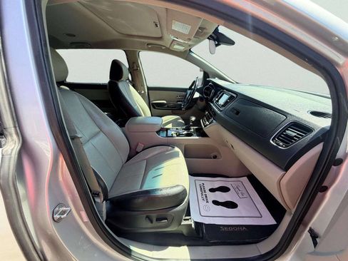 Used 2019 Kia Sedona EX w/ EX Premium Package FWD image 35