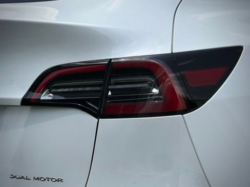 Used 2023 Tesla Model Y Long Range AWD/4WD image 13