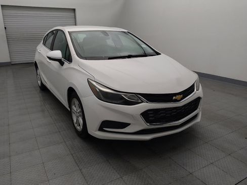 Used 2018 Chevrolet Cruze LT image 14