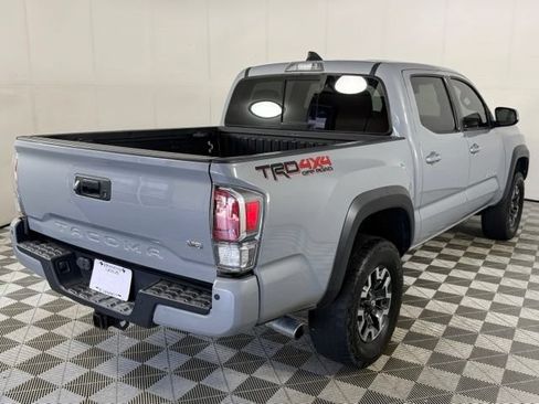 Used 2021 Toyota Tacoma TRD Off-Road w/ Technology Package AWD/4WD image 8