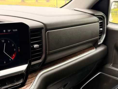 Used 2023 GMC Sierra 1500 SLE AWD/4WD image 19
