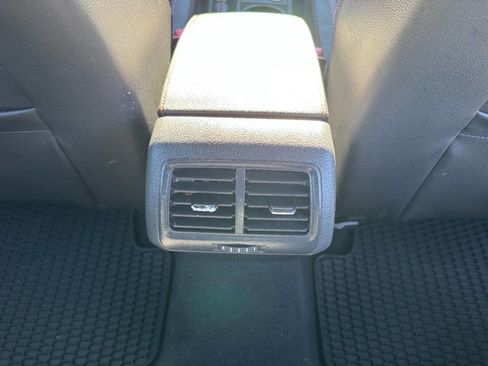 Used 2017 Volkswagen GTI SE image 14