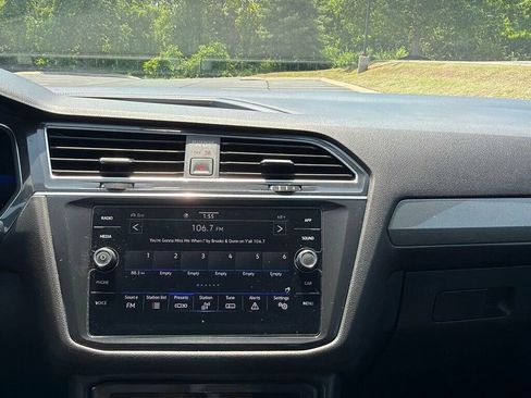 Used 2023 Volkswagen Tiguan SE AWD/4WD image 18