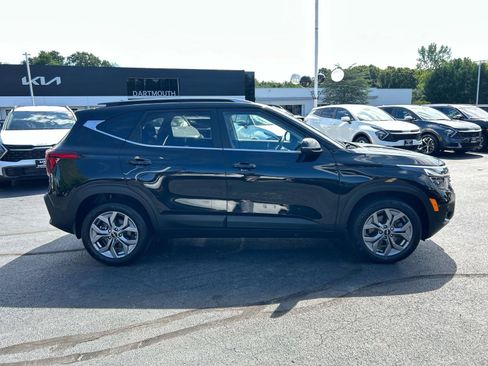 Used 2024 Kia Seltos S AWD/4WD image 6