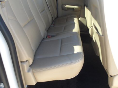 Used 2011 Chevrolet Silverado 1500 LT w/ Regional Value Package image 8