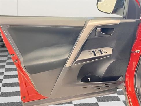 Used 2016 Toyota RAV4 LE image 19