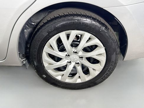 Used 2019 Toyota Corolla LE FWD image 36