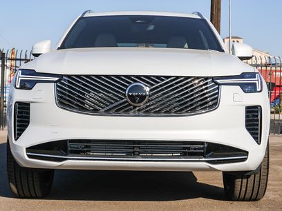 New 2026 Volvo XC90 T8 Ultra w/ Protection Package