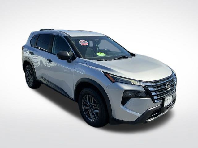 Used 2024 Nissan Rogue S AWD/4WD image 7
