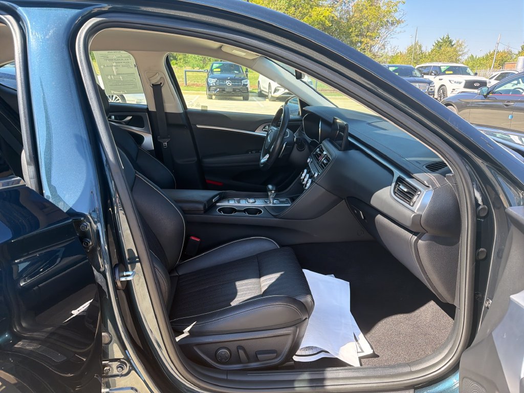 Used 2022 Genesis G70 3.3T RWD image 8