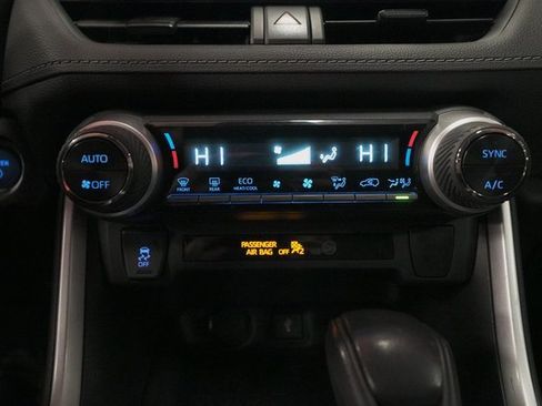 Used 2021 Toyota RAV4 XLE image 27