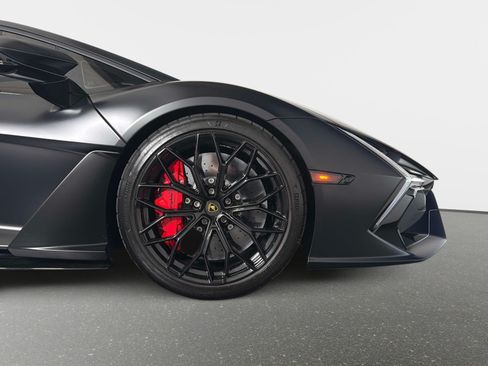 Used 2024 Lamborghini Revuelto AWD/4WD image 22