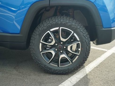 New 2025 Jeep Compass Trailhawk w/ Sun & Sound Group image 43