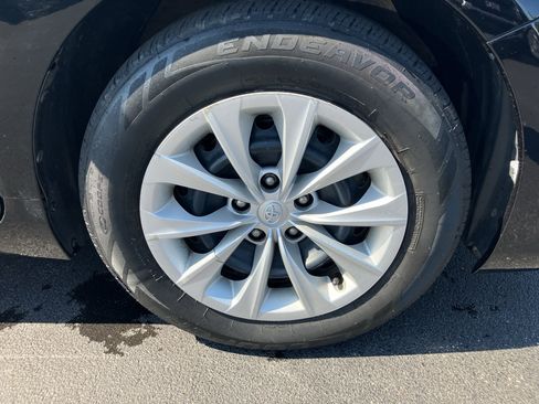 Used 2015 Toyota Camry LE FWD image 10