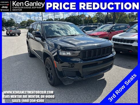 Used 2025 Jeep Grand Cherokee L Laredo AWD/4WD image 1