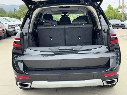 Used 2025 BMW X7 xDrive40i AWD/4WD image 13