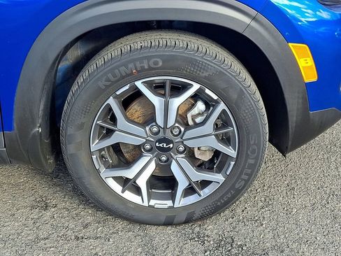 Certified 2023 Kia Seltos EX image 8