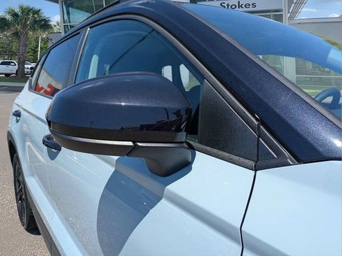 New 2026 Volkswagen Taos SE FWD image 12