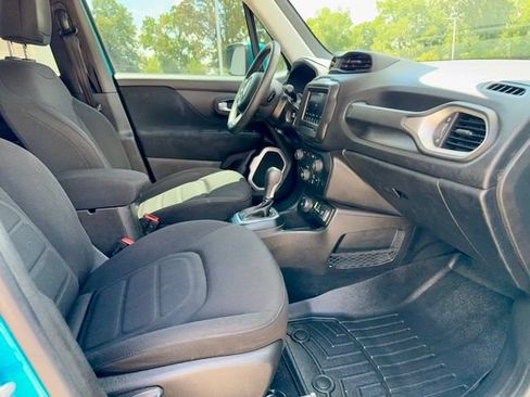 Used 2020 Jeep Renegade Latitude AWD/4WD image 8