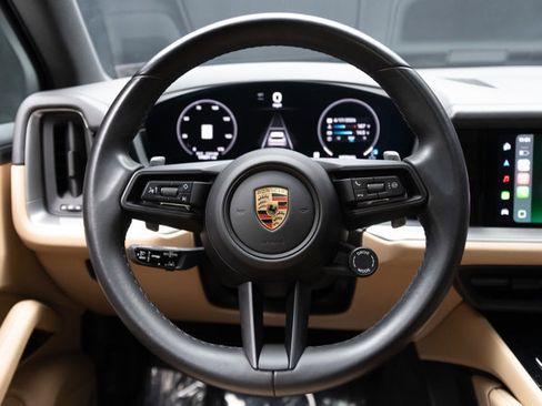 Used 2024 Porsche Cayenne AWD/4WD image 76